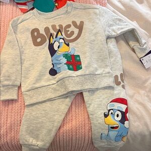 Bluey Christmas sweatsuit sweatshirt and pants NWT 18months